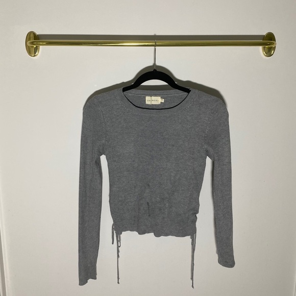 Grey Long-Sleeved Shirt - Picture 2 of 7